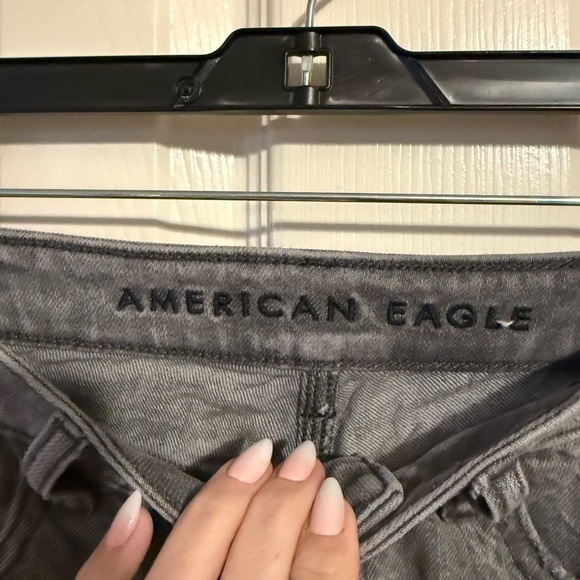 American eagle size 6 jeans short black distressed nwot - Picture 2 of 3